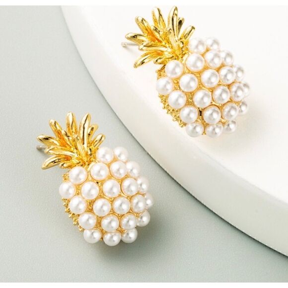 💫 Betsey Johnson New pearl pineapple studs 💫 - Picture 4 of 6